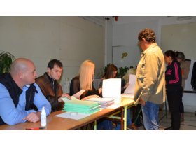 Izlaznost u 15 časova 42,82%